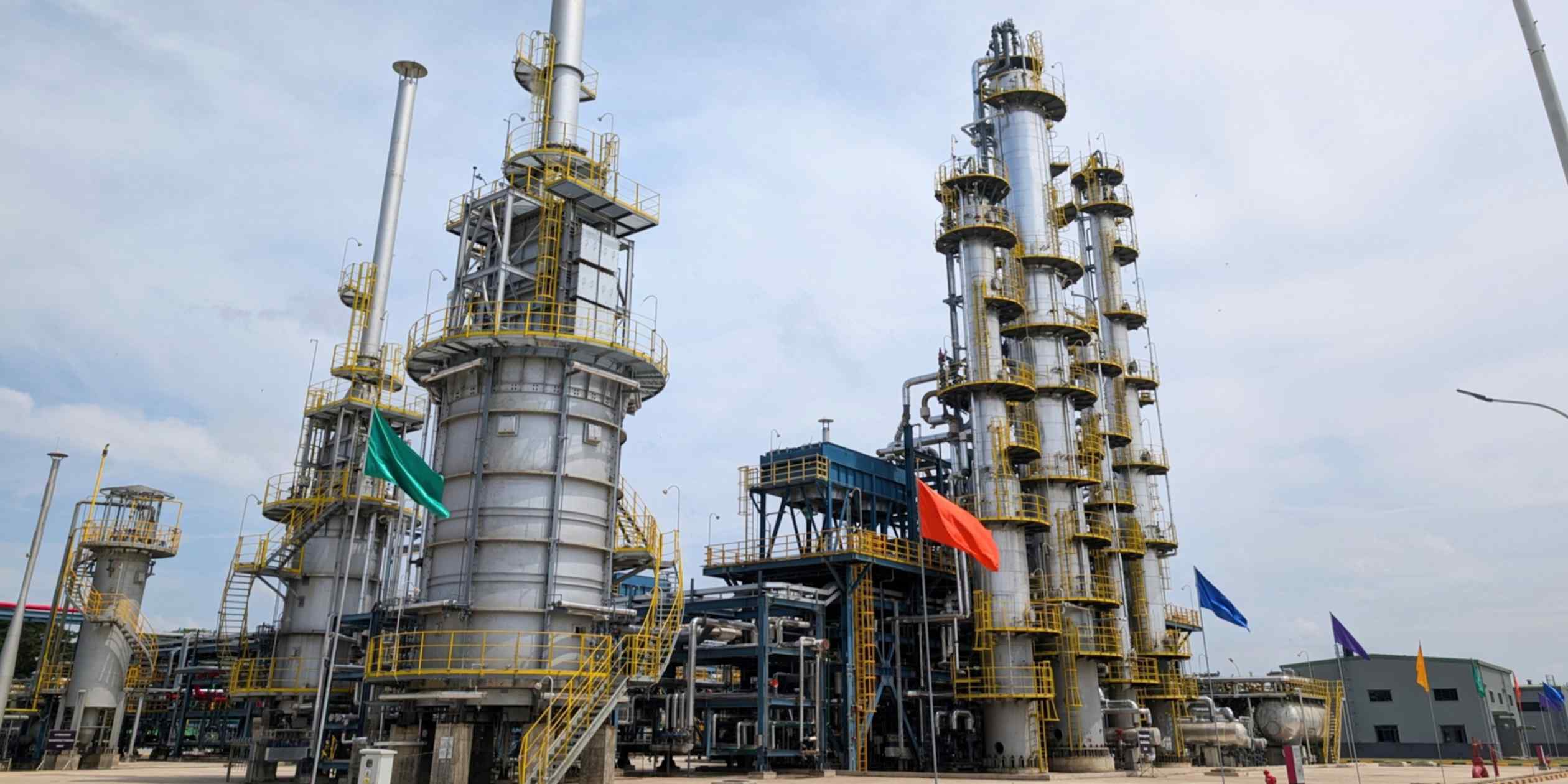 Myanmar Restarts Domestic Refining Into an Economic Impasse