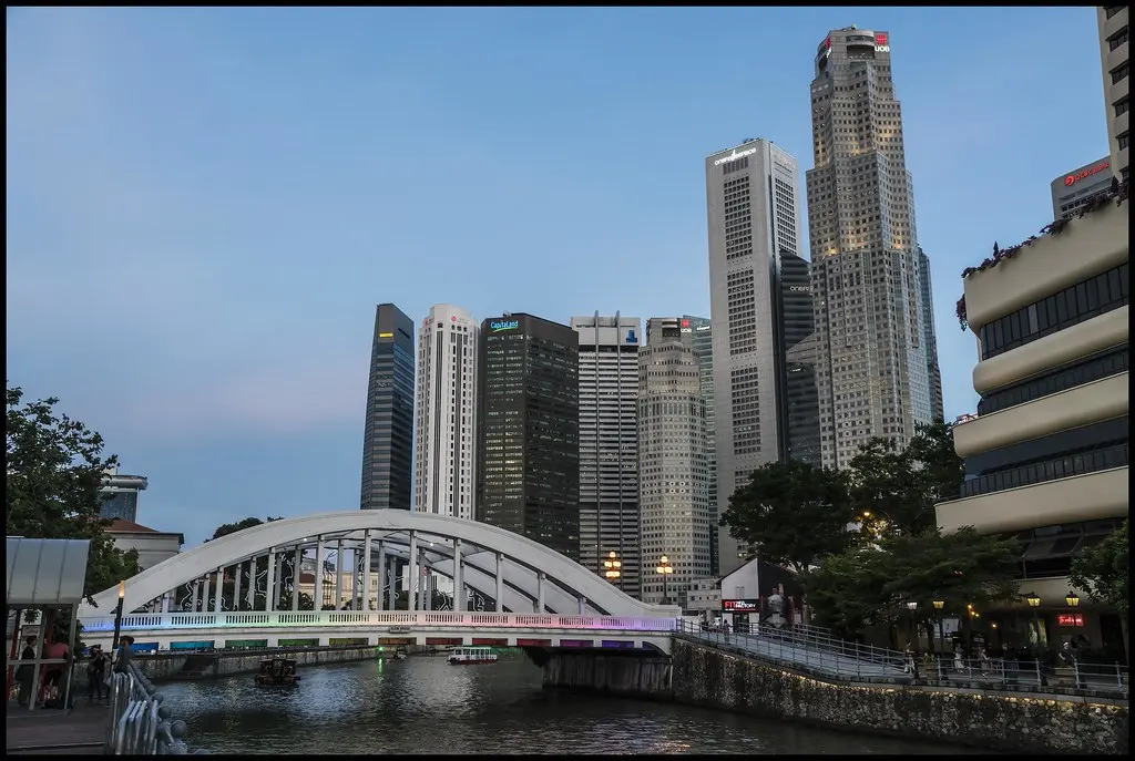 Singapore Business District at dusk-4=