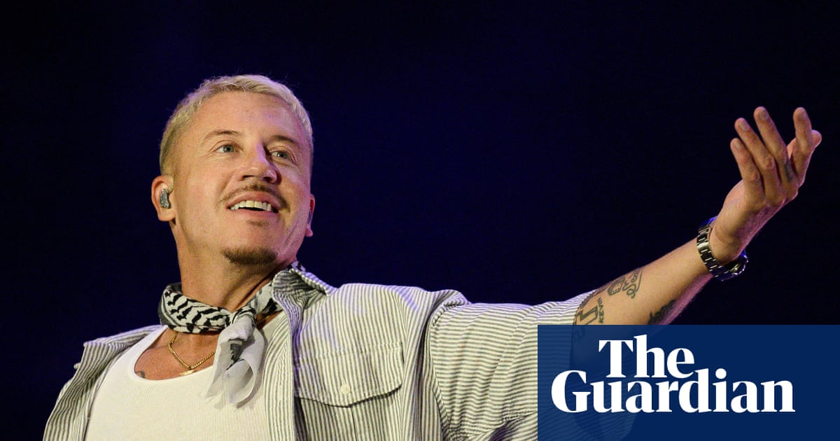 A Performer’s Silence: The Echoes from a Removed US Tour Leg