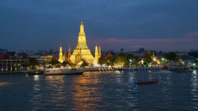 Green Refuges in the Sky: Biophilic Bliss for Bangkok’s Compact Condos