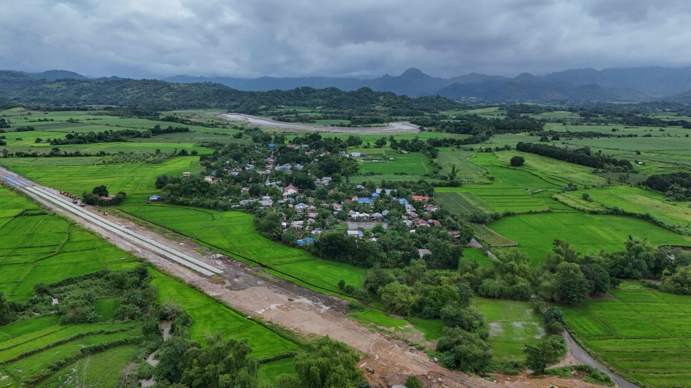 Philippines' Tech Hub Ambition: Cost and Displacement