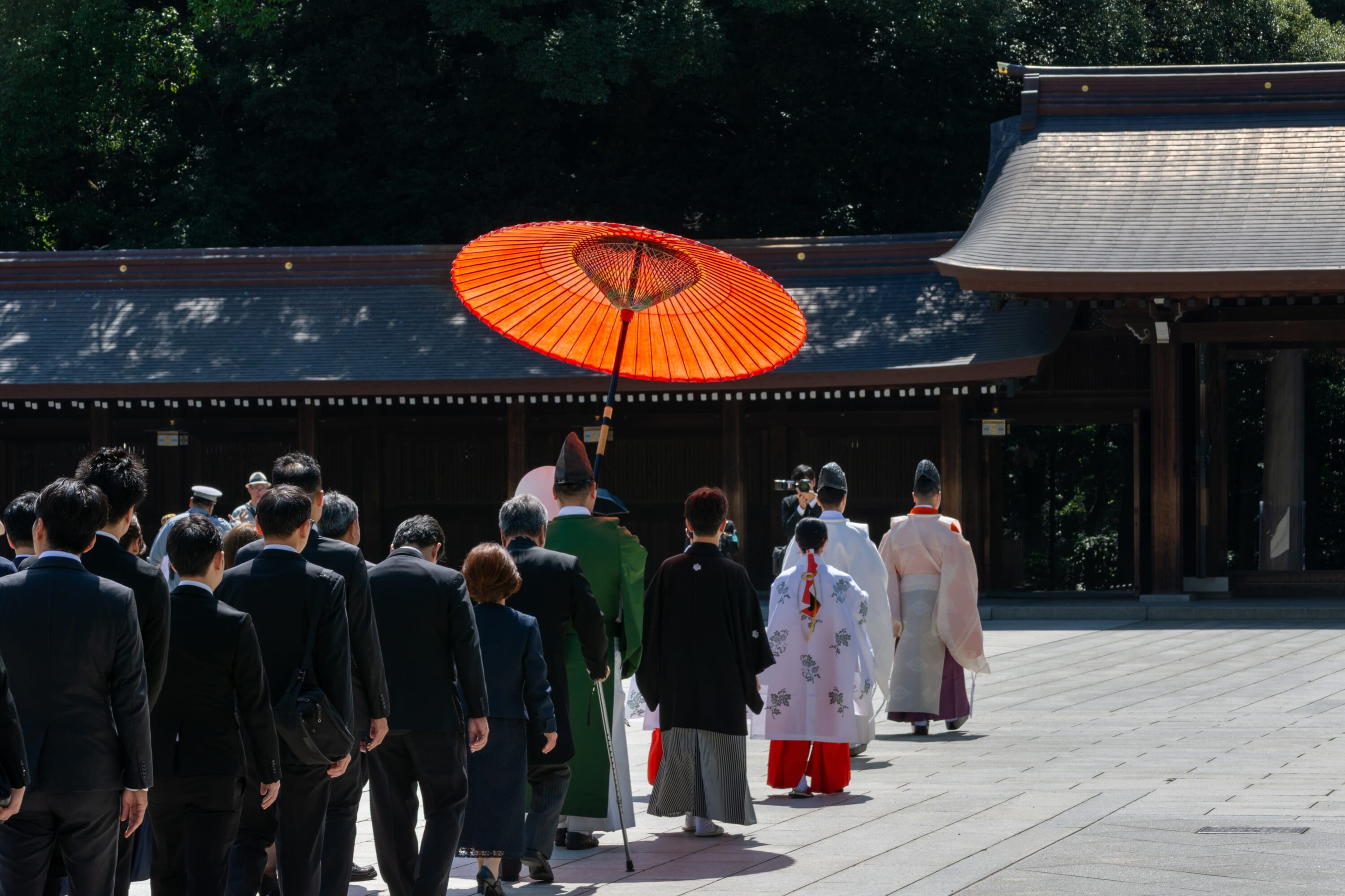 Understanding Guest Etiquette: The Cost of Integration for Asia's Expats
