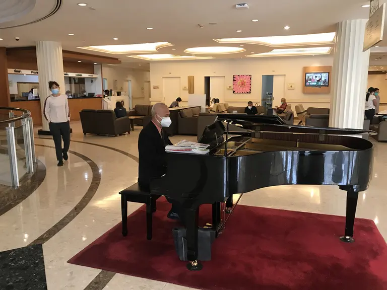 Fancy Thai private hospital piano players