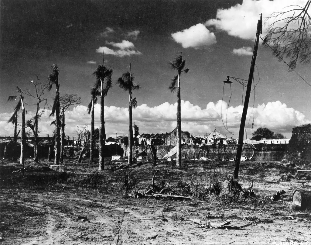 Bomb damage in Manila