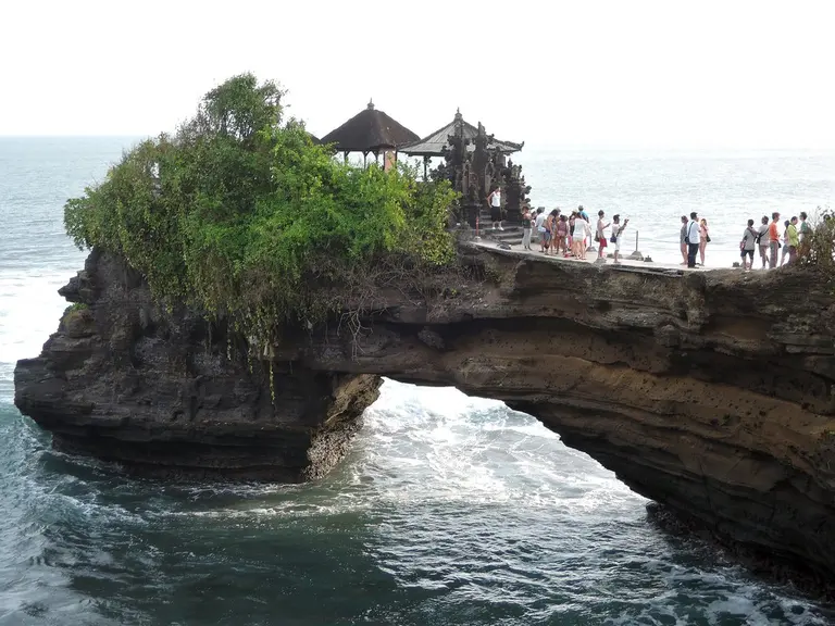 Bali-Waiting for sunset at Tanah Lot Temple