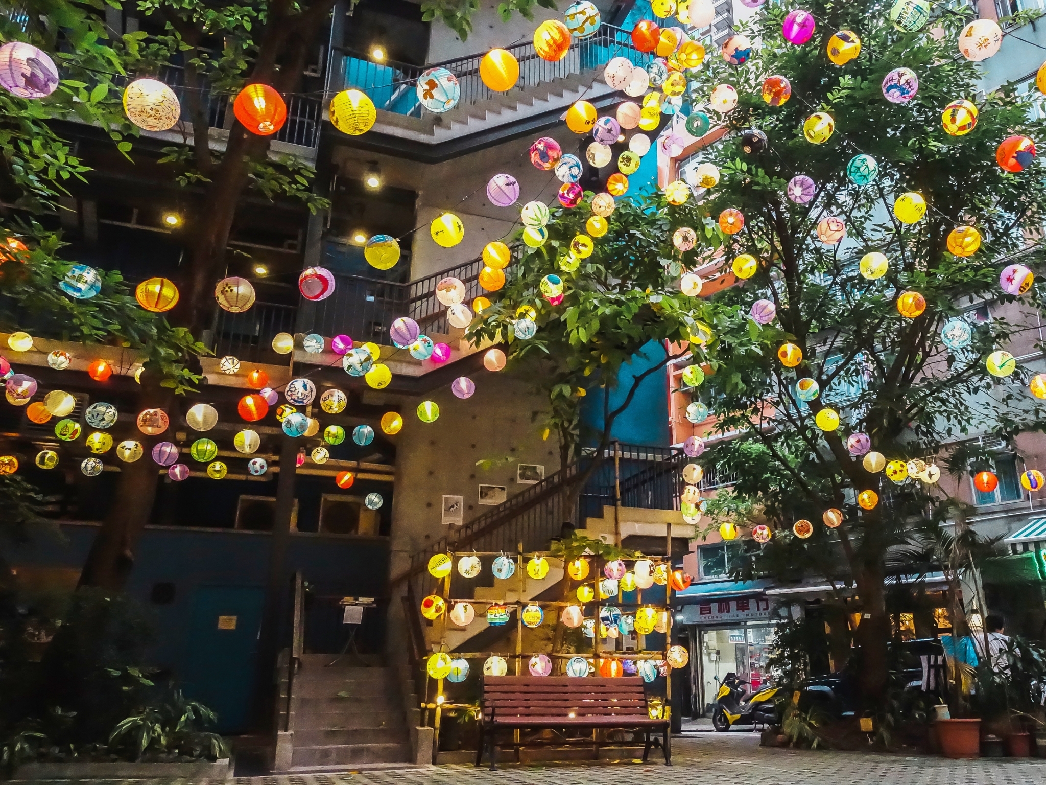 Ephemeral Displays, Enduring Economics: The True Cost of Seasonal Tradition