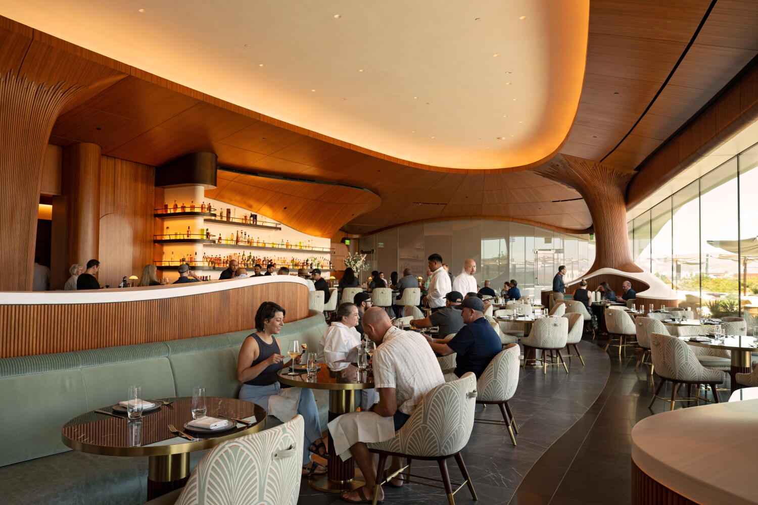Rooftop Dining, Scarce Tables: The Economics of Exclusive F&B in Cultural Venues