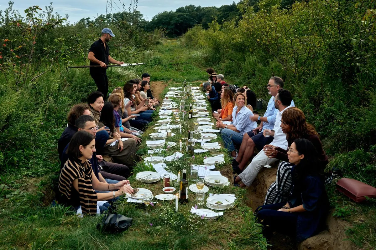 The Dinner Table Redrawn: Where Nature Reclaims the Culinary Scene