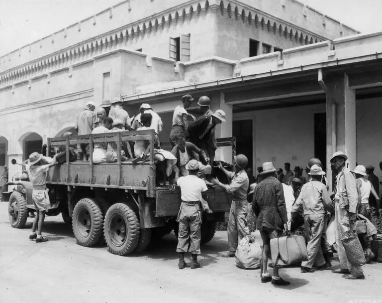 Liberated internees, Manila