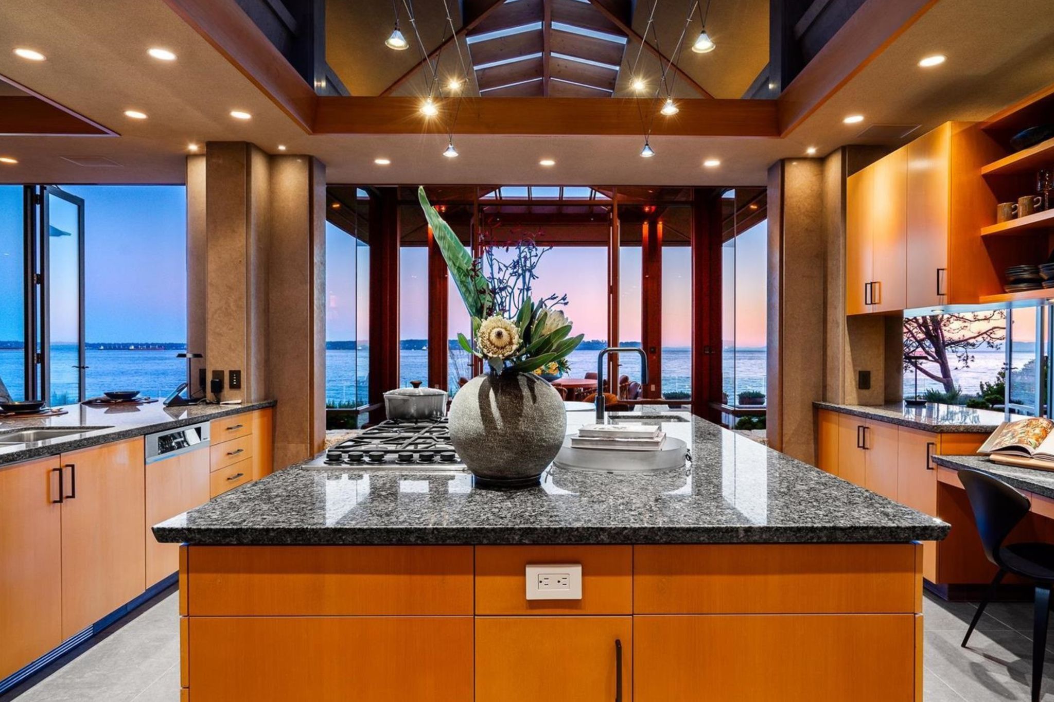 West Vancouver Listing Challenges Market Norms, Reflecting Asia-Pacific Asset Dynamics