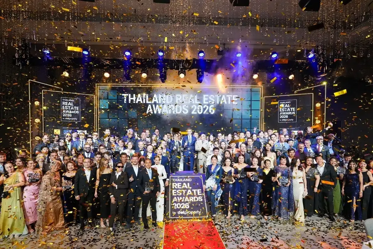 Awards and the Erasure of Thai Living