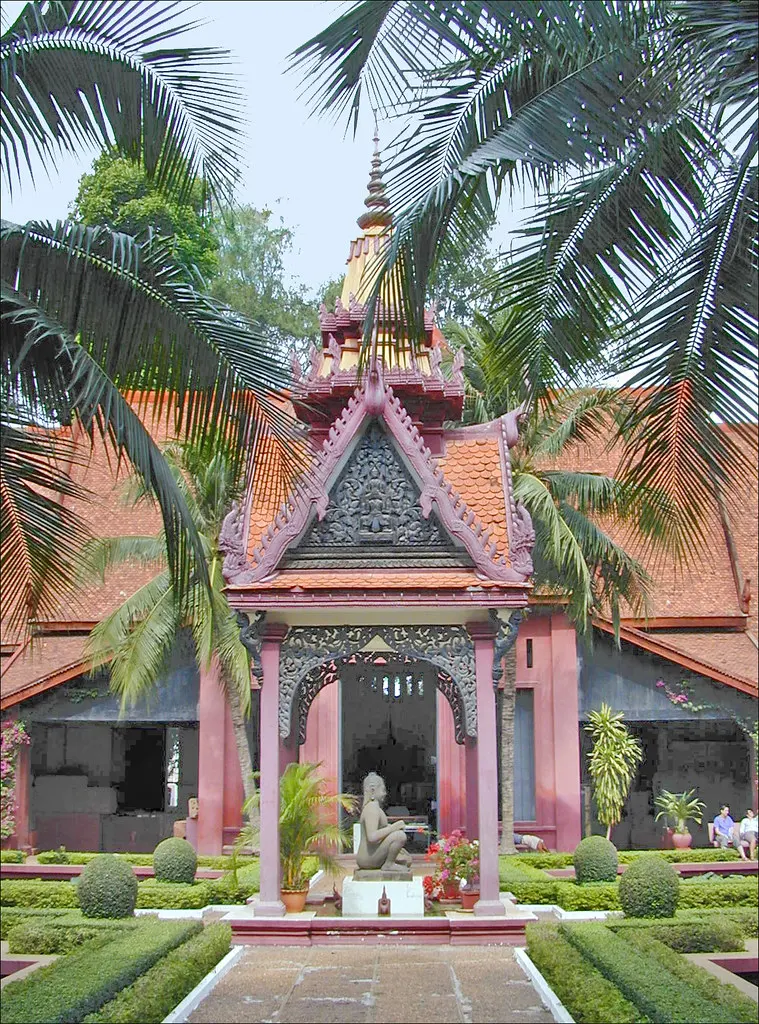 La cour intérieure du musée national du Cambodge (Phnom Penh)